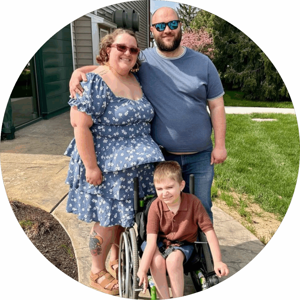 2025 Schreiber Ambassador Sirus Miklos and his parents